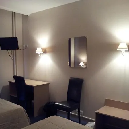 Azur Hotel 2*