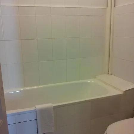 Azur 2* Lione