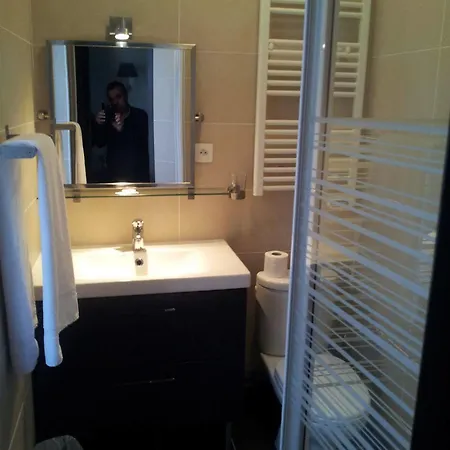 Azur 2* Lione