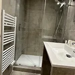Azur Hotel 2*