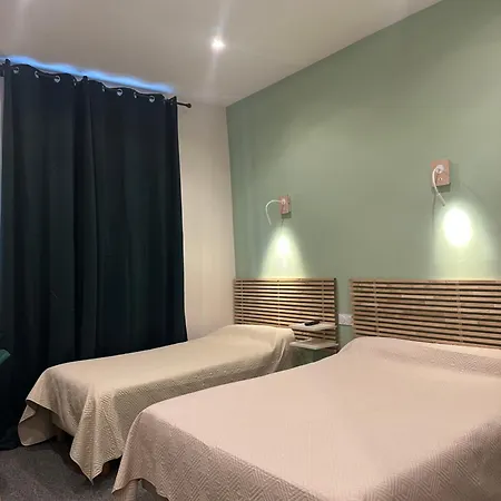 Azur Hotel