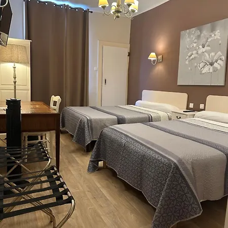 Azur Otel 2*