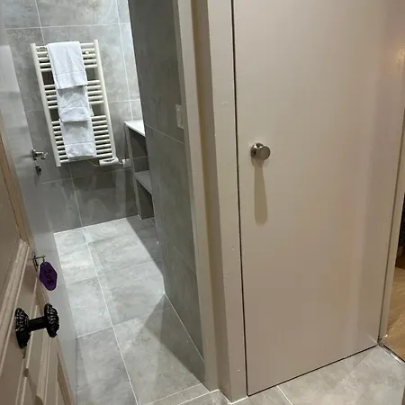 Azur Otel Lyon