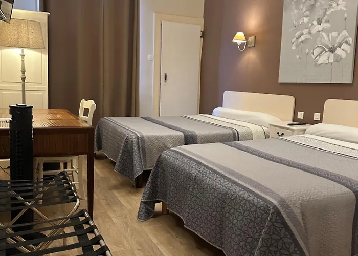 Azur Otel 2*