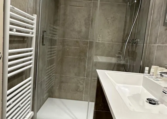 Azur Otel 2*