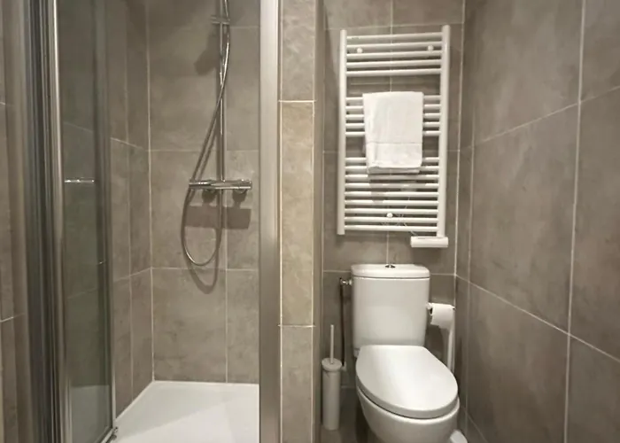 Otel Azur 2*