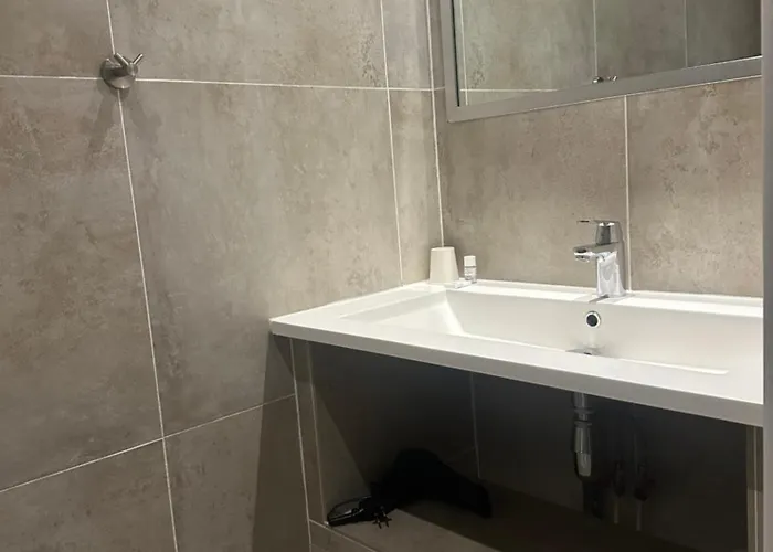 Azur Otel 2*